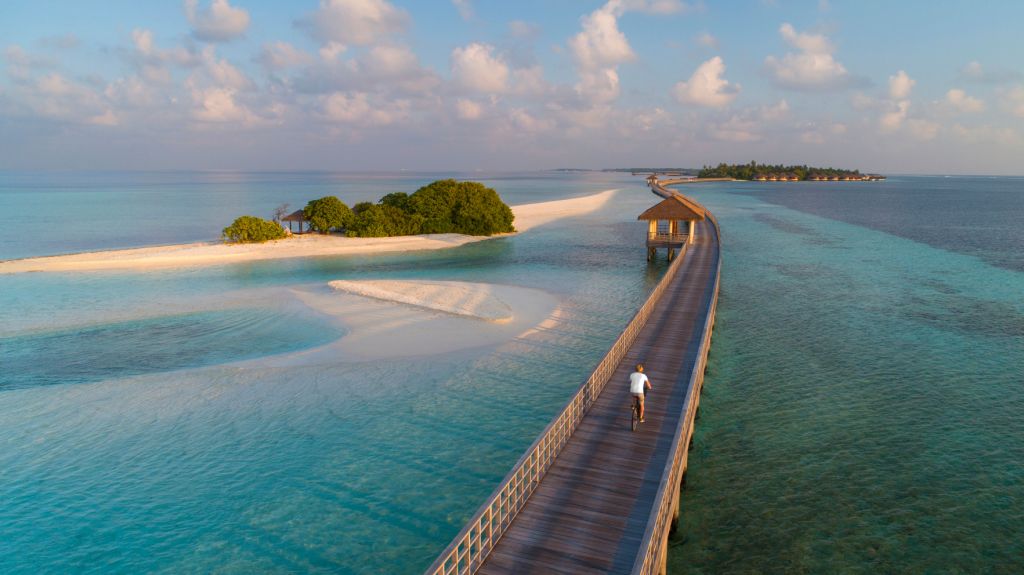http://highend-traveller.com/the-residence-maldives-at-dhigurah-now-open/
