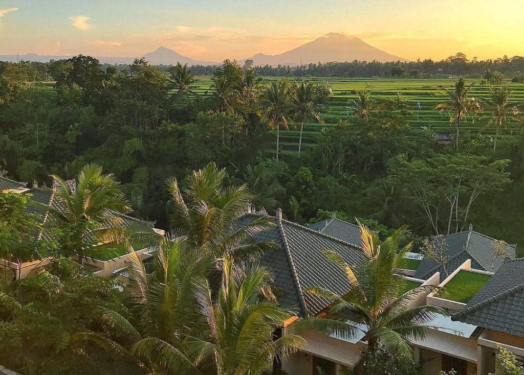https://highend-traveller.com/seres-springs-resort-spa-singakerta-ubud-proudly-announced-to-be-the-winner-of-balis-best-luxury-resort-and-spa-2022-by-luxury-lifestyle-awards/