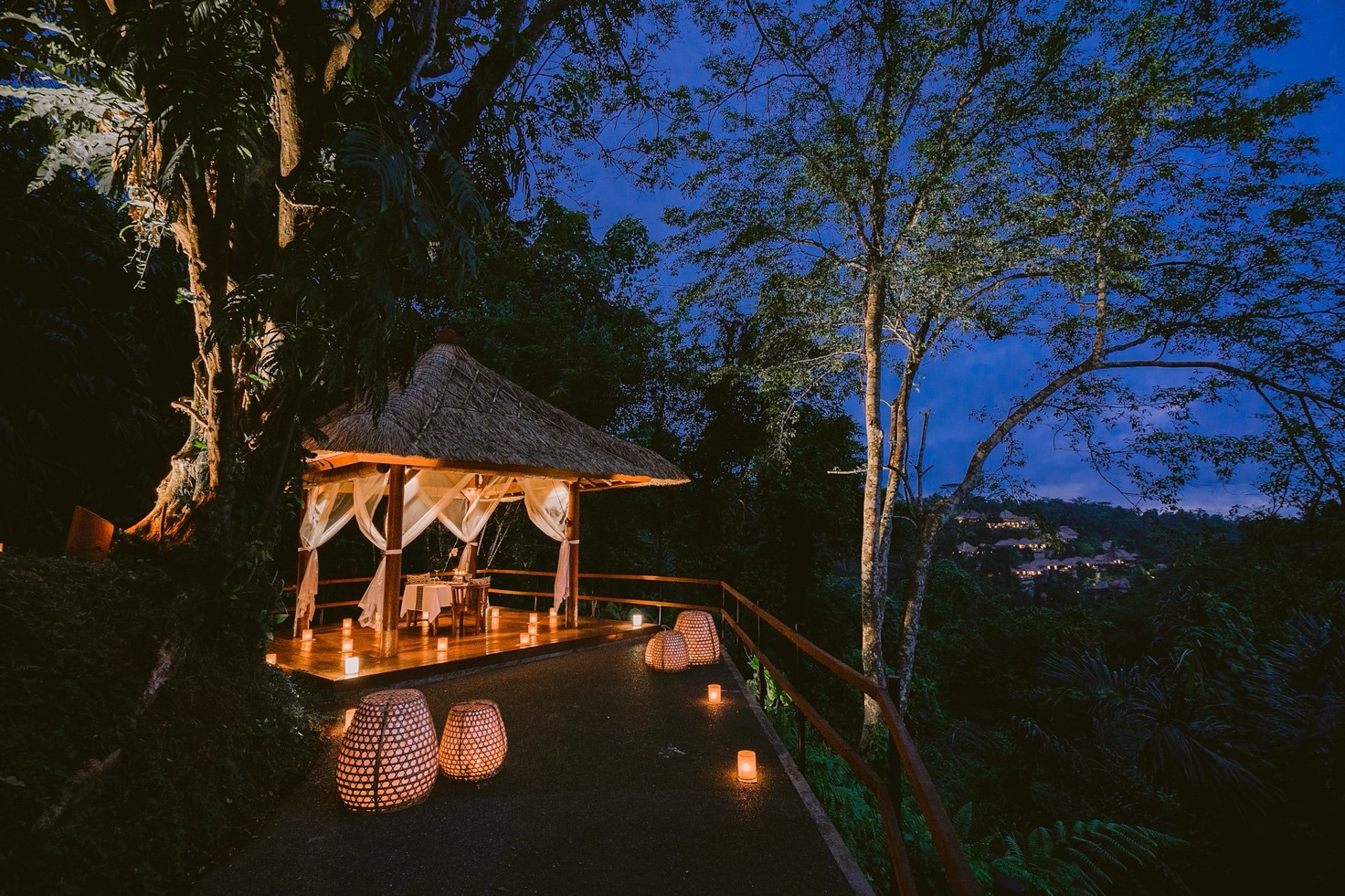 Love Among the Treetops: Unforgettable Dinner at Bale Bengong