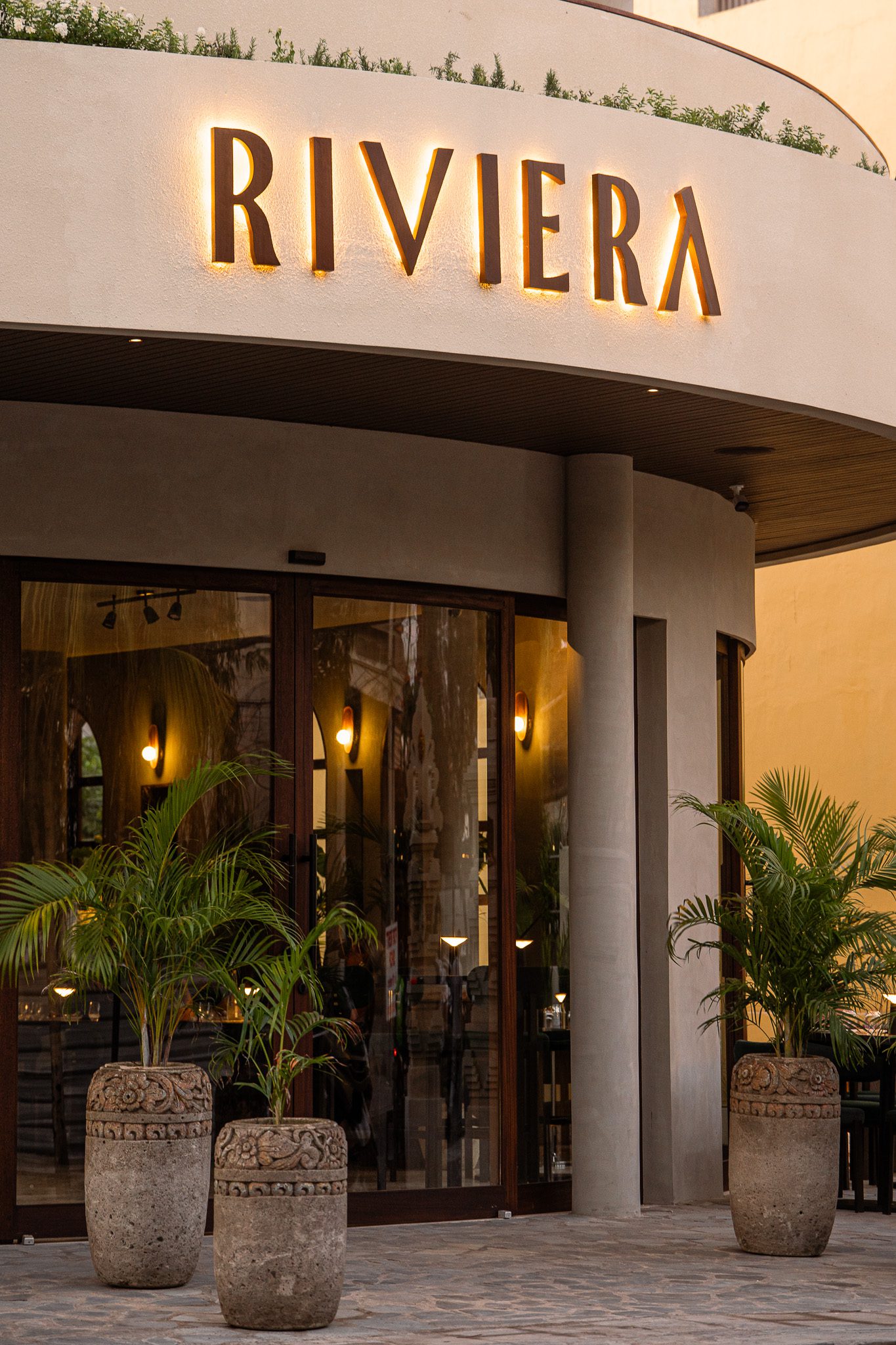 Riviera Trattoria: Savor the Essence of Timeless Italian Cuisine